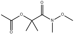 1-(methoxy(methyl)amino)-2-methyl-1-oxopropan-2-yl acetate Struktur