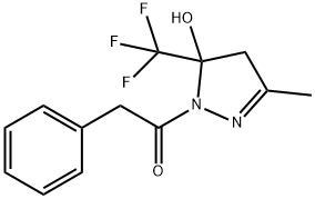 1-[5-hydroxy-3-methyl-5-(trifluoromethyl)-4,5-dihydro-1H-pyrazol-1-yl]-2-phenylethanone Struktur