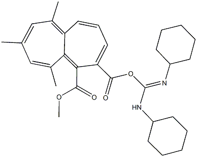 methyl 2-{[(cyclohexylamino)(cyclohexylimino)methoxy]carbonyl}-6,8,10-trimethyl-1-heptalenecarboxylate Struktur