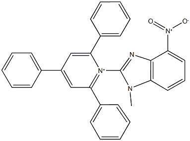 1-(1-methyl-4-nitro-1H-benzimidazol-2-yl)-2,4,6-triphenylpyridinium Struktur