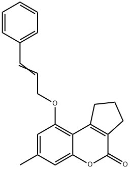 7-methyl-9-[(E)-3-phenylprop-2-enoxy]-2,3-dihydro-1H-cyclopenta[c]chromen-4-one Struktur