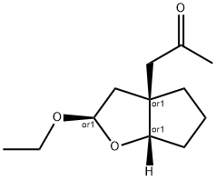 2-Propanone,1-[(2R,3aS,6aS)-2-ethoxyhexahydro-3aH-cyclopenta[b]furan-3a-yl]-,rel-(9CI) Struktur