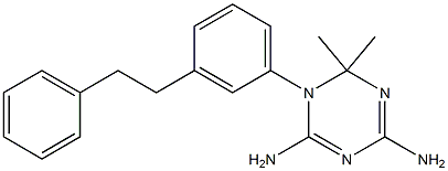 1-[3-(2-Phenylethyl)phenyl]-2,2-dimethyl-4,6-diamino-1,2-dihydro-1,3,5-triazine Struktur