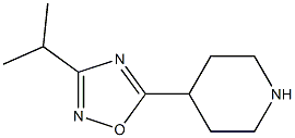 5-(piperidin-4-yl)-3-(propan-2-yl)-1,2,4-oxadiazole Struktur