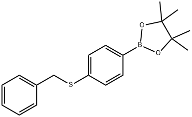 1,3,2-Dioxaborolane, 4,4,5,5-tetramethyl-2-[4-[(phenylmethyl)thio]phenyl]- Struktur