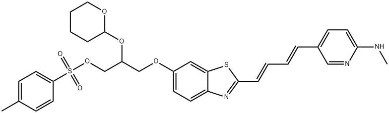 3-(2-((1E,3E)-4-(6-(methylamino)pyridin-3-yl)buta-1,3-dienyl)benzo[d]thiazol-6-yloxy)-2-(tetrahydro-2H-pyran-2-yloxy)propyl 4-methylbenzenesulfonate Struktur