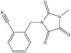 2-[(3-methyl-2,4,5-trioxoimidazolidin-1-yl)methyl]benzonitrile Struktur