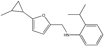 N-{[5-(2-methylcyclopropyl)furan-2-yl]methyl}-2-(propan-2-yl)aniline Struktur