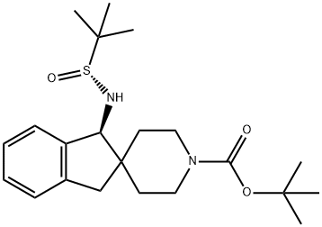 tert-butyl (1S)-1-[[(R)-tert-butylsulfinyl]amino]spiro[indane-2,4-piperidine]-1-carboxylate Struktur