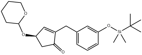 2-Cyclopenten-1-one, 2-[[3-[[(1,1-dimethylethyl)dimethylsilyl]oxy]phenyl]methyl]-4-[(tetrahydro-2H-pyran-2-yl)oxy]-, (4R)- Struktur