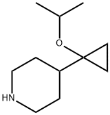 Piperidine, 4-[1-(1-methylethoxy)cyclopropyl]- Struktur