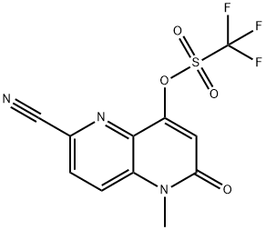 Methanesulfonic acid, 1,1,1-trifluoro-, 6-cyano-1,2-dihydro-1-methyl-2-oxo-1,5-naphthyridin-4-yl ester Struktur