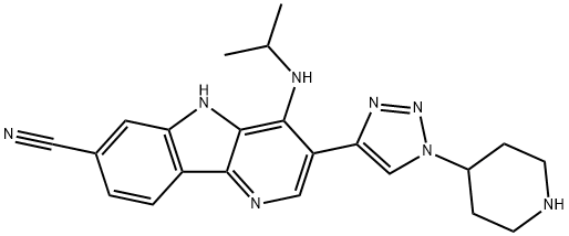 5H-Pyrido[3,2-b]indole-7-carbonitrile, 4-[(1-methylethyl)amino]-3-[1-(4-piperidinyl)-1H-1,2,3-triazol-4-yl]- Struktur