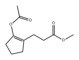 1-Cyclopentene-1-propanoic acid, 2-(acetyloxy)-, methyl ester Struktur