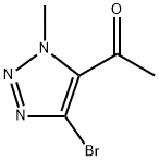 1-(4-bromo-1-methyl-1H-1,2,3-triazol-5-yl)ethan-1-one Struktur