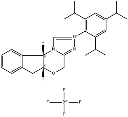 4H,6H-Indeno[2,1-b][1,2,4]triazolo[4,3-d][1,4]oxazinium, 5a,10b-dihydro-2-[2,4,6-tris(1-methylethyl)phenyl]-, (5aR,10bS)-, tetrafluoroborate(1-) (1:1) Struktur