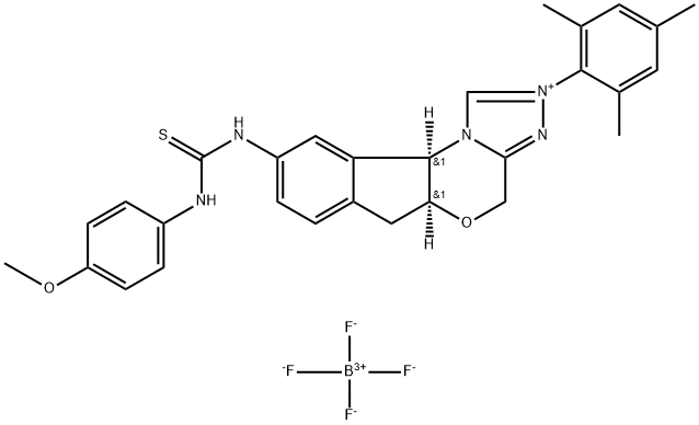 4H,6H-Indeno[2,1-b][1,2,4]triazolo[4,3-d][1,4]oxazinium, 5a,10b-dihydro-9-[[[(4-methoxyphenyl)amino]thioxomethyl]amino]-2-(2,4,6-trimethylphenyl)-, (5aS,10bR)-, tetrafluoroborate(1-) (1:1) Struktur