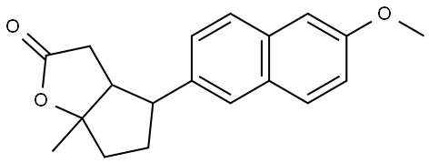 4-(6-methoxy-2-naphthyl)-6a-methylhexahydro-2H-cyclopenta[b]furan-2-one Struktur