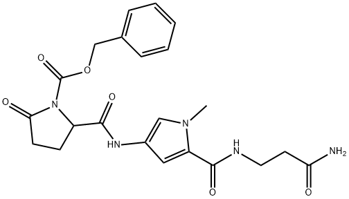 2-[N-[5-[N-(2-Carbamoylethyl)carbamoyl]-1-methyl-1H-pyrrol-3-yl]carbamoyl]-5-oxo-1-pyrrolidinecarboxylic acid benzyl ester Struktur