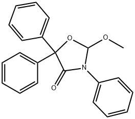 2-Methoxy-3,5,5-triphenyloxazolidin-4-one Struktur