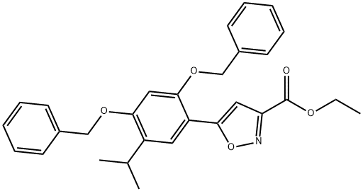 3-Isoxazolecarboxylic acid, 5-[5-(1-Methylethyl)-2,4-bis(phenylMethoxy)phenyl]-, ethyl ester Struktur