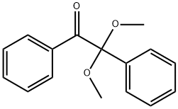 2,2-Dimethoxy-2-phenylacetophenone