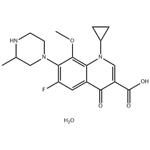 Gatifloxacin sesquihydrate