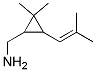 (2,2-DIMETHYL-3-(2-METHYLPROP-1-ENYL)CYCLOPROPYL)METHANAMINE Struktur