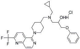 1-[(CYCLOPROPYLMETHYL)((1-[2-(TRIFLUOROMETHYL)-1,6-NAPHTHYRIDIN-5-YL]PIPERIDIN-4-YL)METHYL)AMINO]-3-PHENOXYPROPAN-2-OL HYDROCHLORIDE Struktur