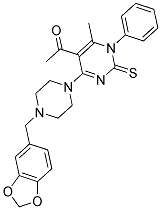 1-(4-(4-(BENZO[D][1,3]DIOXOL-5-YLMETHYL)PIPERAZIN-1-YL)-6-METHYL-1-PHENYL-2-THIOXO-1,2-DIHYDROPYRIMIDIN-5-YL)ETHANONE Struktur