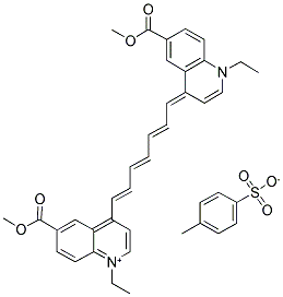 1-ETHYL-4-((1E,3E,5E)-7-[1-ETHYL-6-(METHOXYCARBONYL)-4(1H)-QUINOLINYLIDENE]-1,3,5-HEPTATRIENYL)-6-(METHOXYCARBONYL)QUINOLINIUM 4-METHYLBENZENESULFONATE Struktur